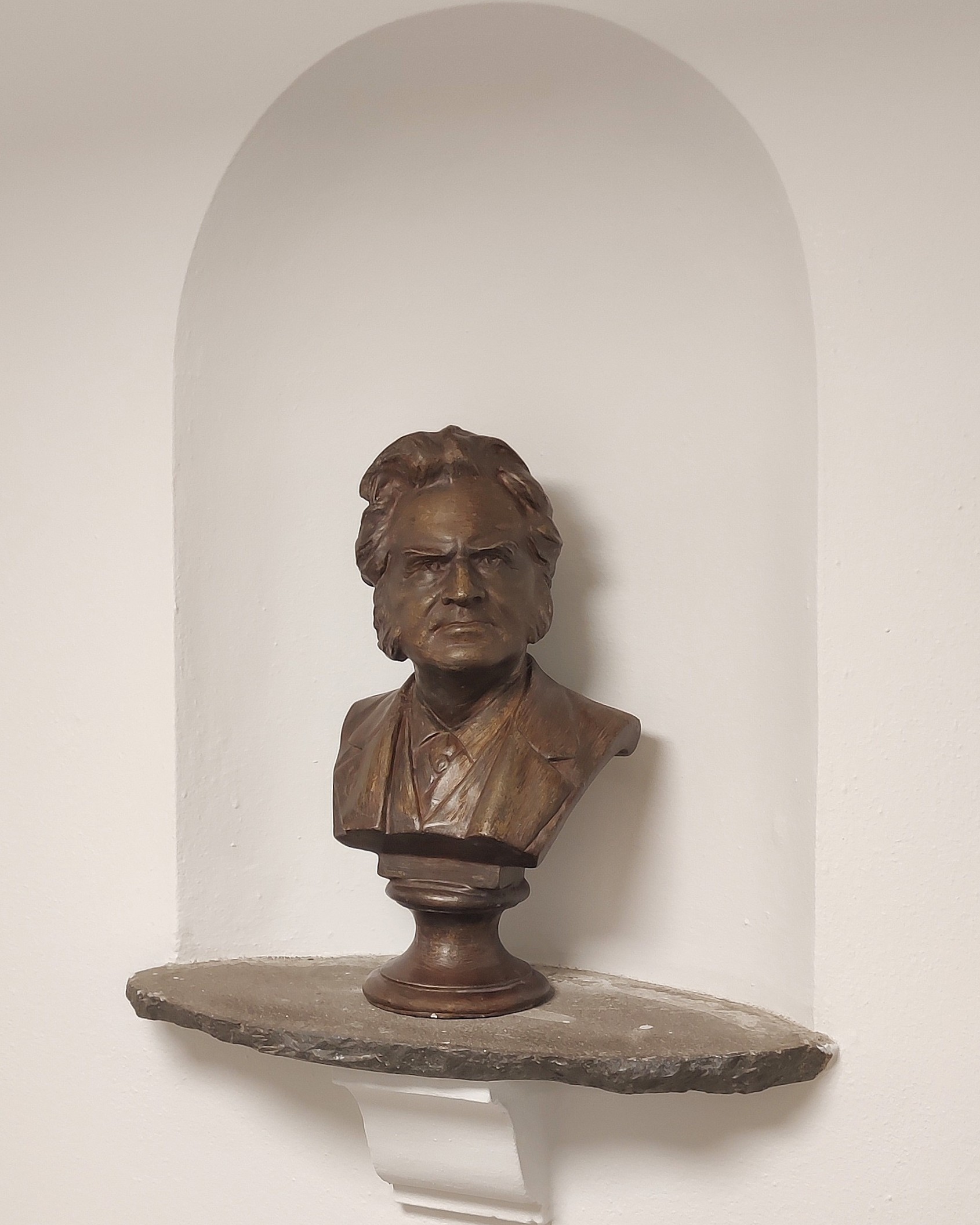 Henrik Ibsen, norsk forfatter og dramatiker.