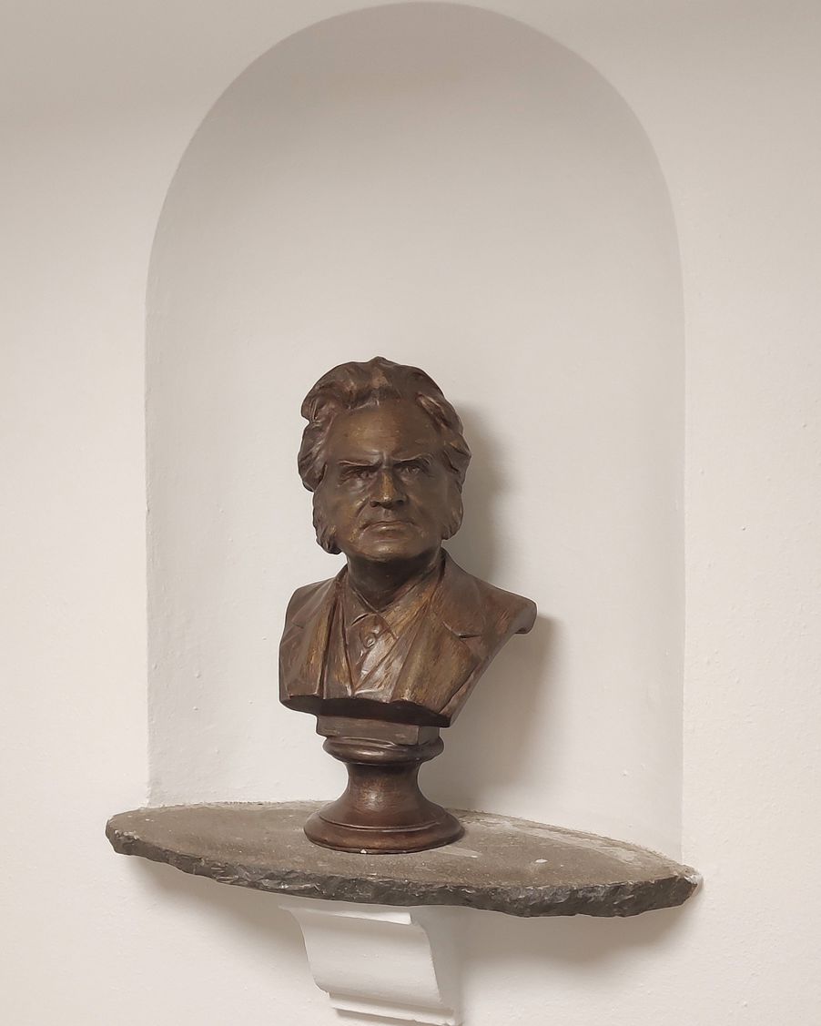 Henrik Ibsen, norsk forfatter og dramatiker.